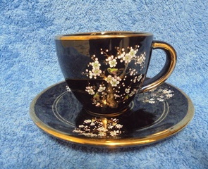 Manousakis Keramik, kahvikuppi ja tassi, pienet kukat, A1367
