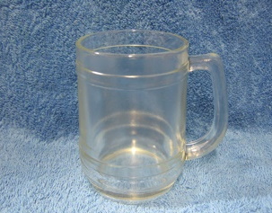 Riihimen lasi, lasinen tuoppi, kolpakko, A1642
