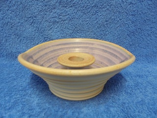 Lugnet Keramik, savinen kulhomainen kynttilnjalka, A1218