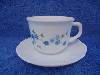 Arcopal, valkoinen kahvikuppu ja tassi, Veronica Expresso, siniset kukat, A810