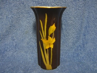 Posliininen musta kukkamaljakko, Narsissi, E21