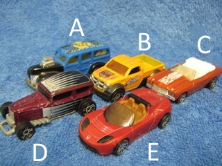 Hotwheels, pikkuauto, kytetty lelu, E241
