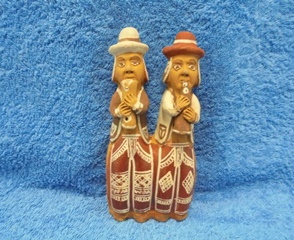 Perulainen punasavinen pilli, kaksi soittajaa, E454