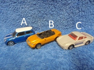 Pikkuauto, sininen- keltainen- harmaa, E553