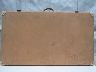 Pahvinen matkalaukku, vanhat laukut, kerily, V548