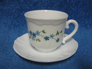 Arcopal, valkoinen kahvikuppi ja tassi, Veronica, sininen kukka, A1844