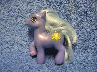 Sininen pieni poni, vaaleansininen harja, isot silmt, E377