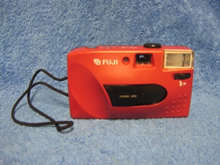 Fuji DL-8 taskukamera, punainen/ musta, B505