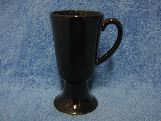 Musta posliininen Irishcoffee- muki, A1560