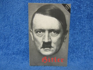 Hitler, Ragnar Per, ruotsinkielinen taskukirja, K1481