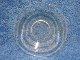 Vanha kirkas pieni lasilautanen, A1078