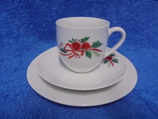 Karlowarsky porcelan, joulukuppi, tassi, pullalautanen, A1324