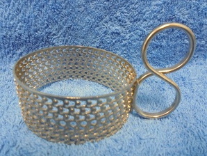 Iittala, Tsaikka-lasin pidike, metalli, Timo Sarpaneva, A1438