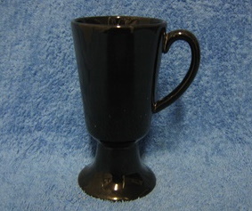 Musta posliininen Irishcoffee- muki, A1560