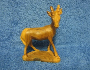 Puinen Peura-figuuri, elinkoriste, A1655