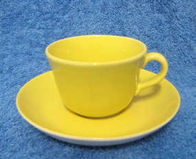 Arabia, keltainen kahvikuppi ja tassi, Maija, Olga Osol, A171