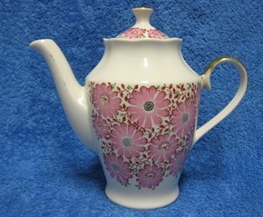 RPR Riga Porcelain, latvialainen kahvikannu, vaaleanpunaiset kukat/ kulta, A1974