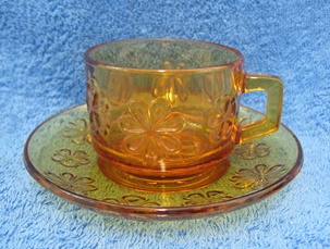Vereco, lasinen ruskea kahvikuppi ja tassi, Daisy, vintage, A217