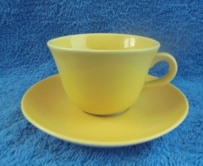 Arabia, keltainen kahvikuppi ja tassi, Maija, Olga Osol, A2227