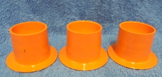 Muoviset oranssit Retro-munakupit 3kpl, A239