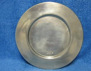 Linna Tinaa, metallinen lautanen, A2591