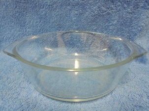 Pyrex, pieni lasinen korvallinen uunivuoka, A2610