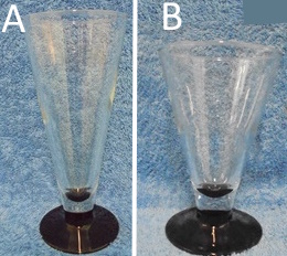 Ranskalainen musta jalustainen lasi, A2631