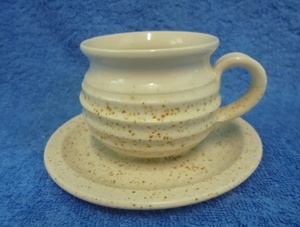 Jussis Keramik, kahvikuppi ja tassi, A3042