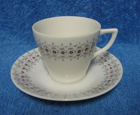Pieni kahvikuppi ja tassi, mokkakuppi, pient kukkaa, A451