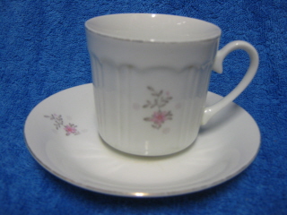 Tingtsin Porcelain, kahvikuppi ja tassi, pieni kukka, A569
