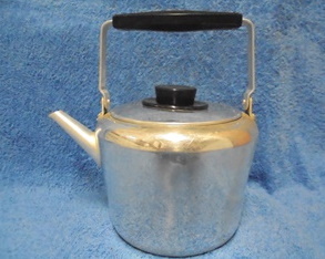 ALU 3.04, alhaalle kapeneva alumiininen pannu 1.5L, A818