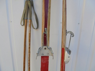 Esko J�rvinen sukset ja bambusauvat, Kilpakarhu-siteet, B590