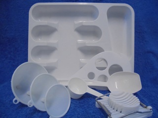 Valkoiset muoviset keittivlineet, A1517
