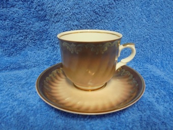 RPR Riga Porcelain, ruskea pieni kahvikuppi ja tassi, A260