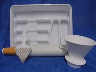 Valkoiset muoviset, aterinlokerikko- kaulin- suodatin- juuresharja, A164