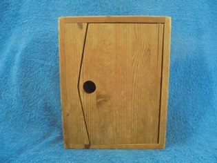 Puinen avainkaappi, kytetyt tavarat, S456