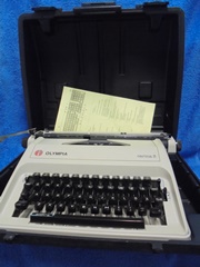 Olympia Carina 3, automatic, kirjoituskone, vintage, S209