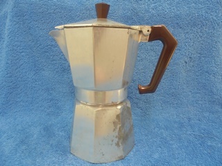 Alumiininen Brazil-espressokeitin, bakeliittinen ripa ja nuppi, vintage, A1251