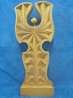 Puinen kookas kaiverrettu enkeli, metalli p, patsas, figuri, S396
