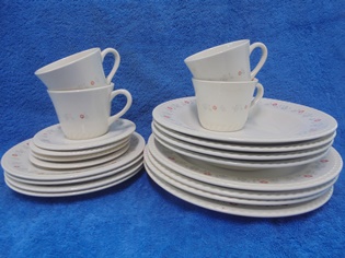 Keradur Oxford, posliininen astiasto, 4x lautaset ja kahvikuppisetit, A937