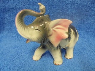 Posliininen harmaa norsu, E630