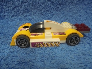 Lego 8131, keltainen pikkuauto, E700
