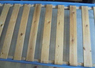 Sininen metallisnky 80x200cm, puupohja, runko, H76