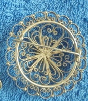 Hopeinen Filigraani- rintakoru, pukuneula, O.Leivo, vintage, V764