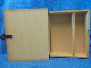 Puinen tyhj kirjanmallinen silytysrasia, Husbondens egen book, S761