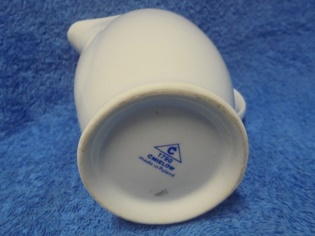 Cmielow, valkoinen maitokannu, Kukka-koriste/ kultareuna, A3631