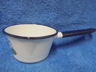Pieni emaloitu valkoinen kasari, Hanhet, vintage, A3472
