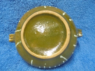 Vihre korvallinen savikulho, S688