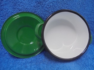 Emaloitu vihre pieni kattila ja kansi, punainen sydn, retro, A3757