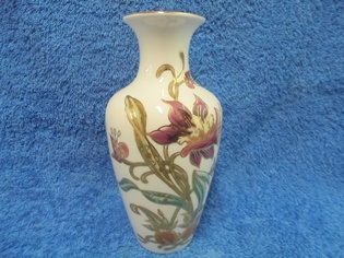 Zsolnay, ksinmaalattu posliininen maljakko, 2004, kukat/ kulta, A3766